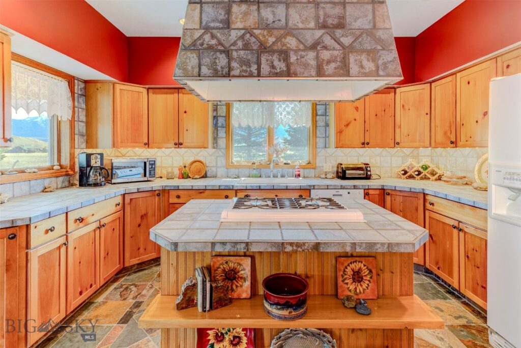 52 Eastep Lane, Livingston MT 59047