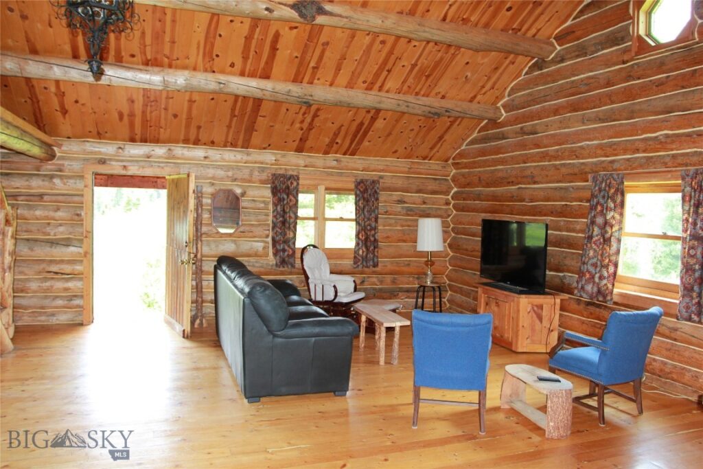 524 Grizzly Meadow Road, Emigrant MT 59027