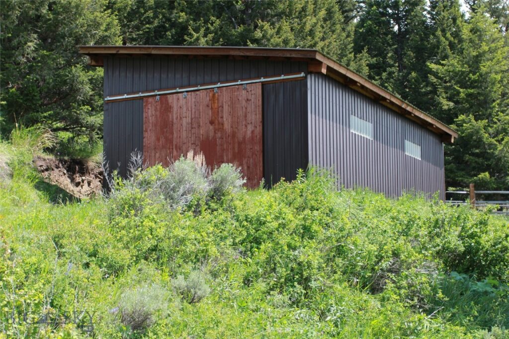 524 Grizzly Meadow Road, Emigrant MT 59027