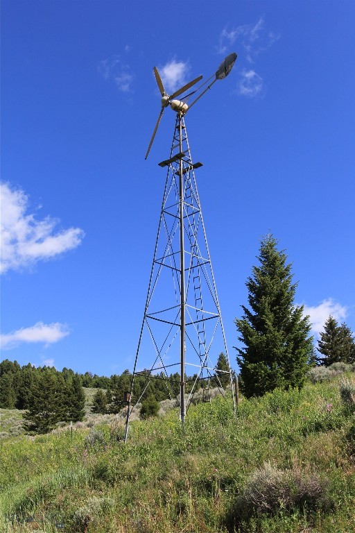 524 Grizzly Meadow Road, Emigrant MT 59027