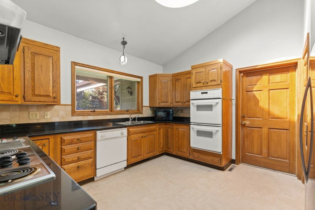 53 Arrowhead Trail, Bozeman MT 59718