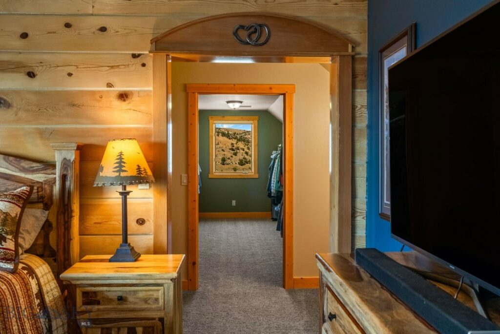 531 Mossy Rock Lane, Manhattan MT 59741