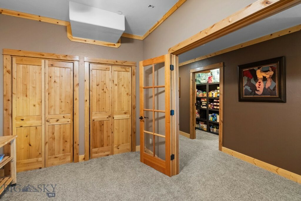 531 Mossy Rock Lane, Manhattan MT 59741