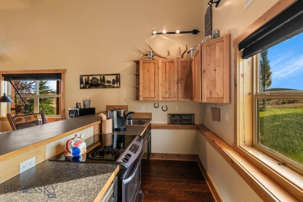 531 Mossy Rock Lane, Manhattan MT 59741