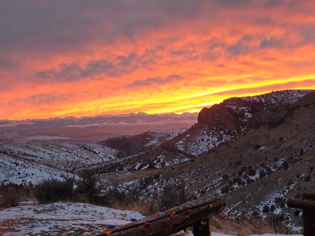 531 Mossy Rock Lane, Manhattan MT 59741