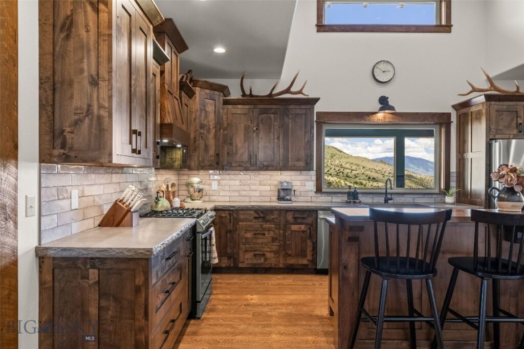 54 Antelope Butte Road, Livingston MT 59047