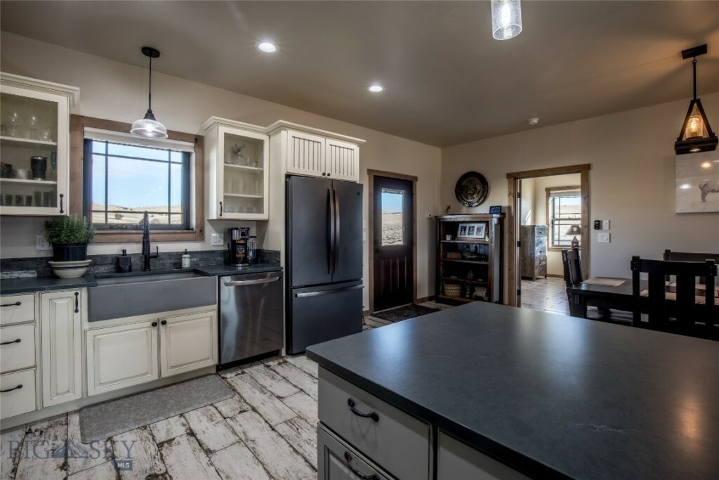 55 Vigilante Lane, Sheridan MT 59749