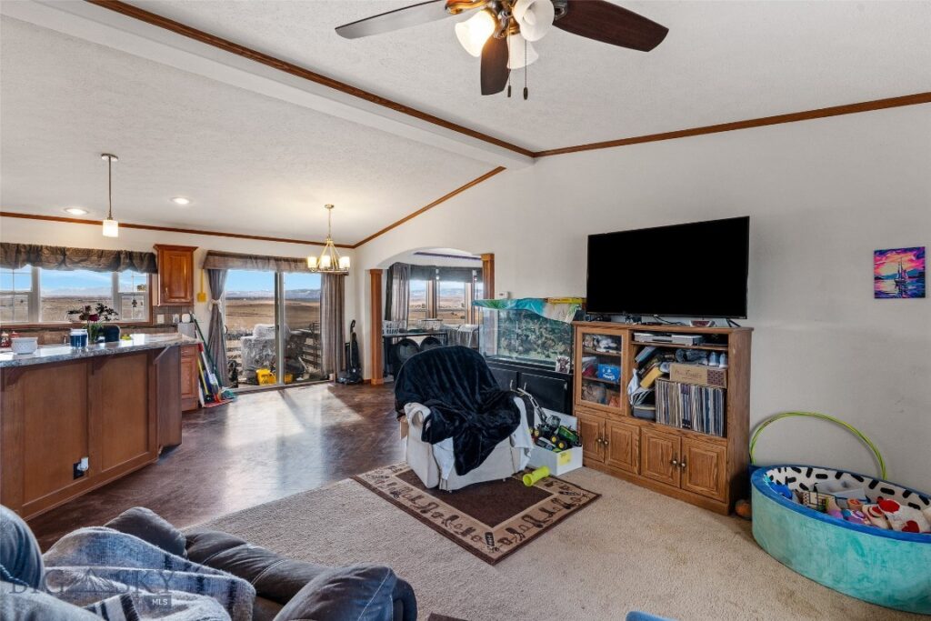 56 Spannering, Big Timber MT 59011