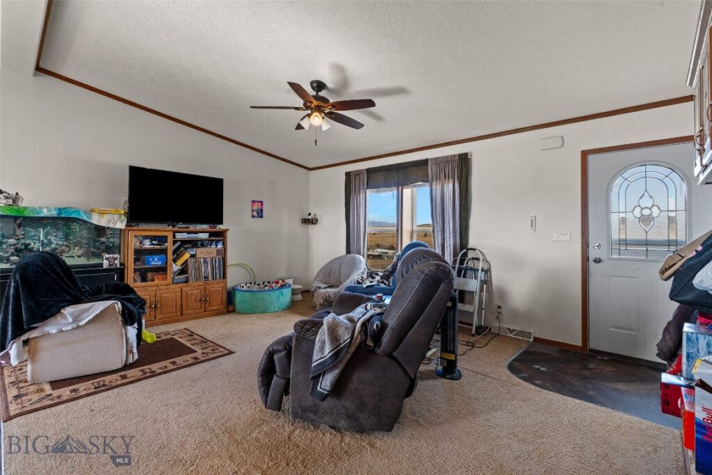 56 Spannering, Big Timber MT 59011