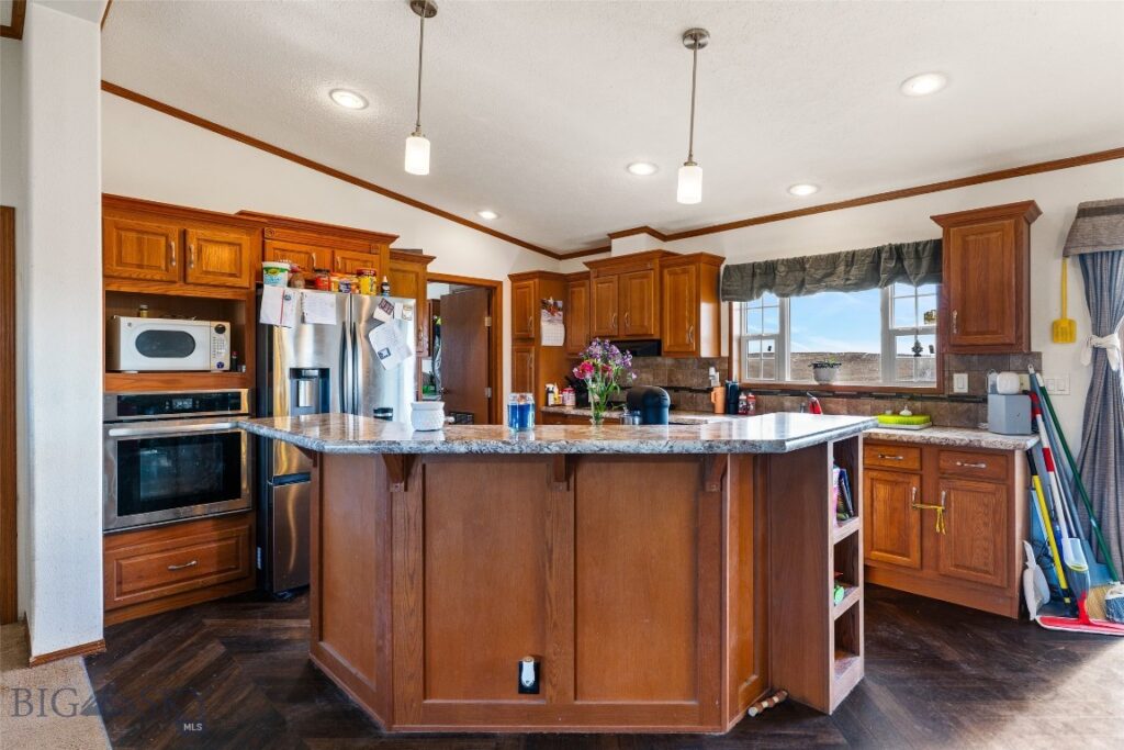 56 Spannering, Big Timber MT 59011