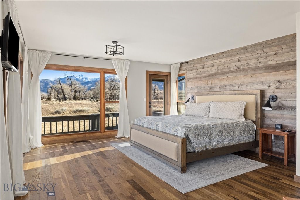 573 E River Rd, Emigrant MT 59027