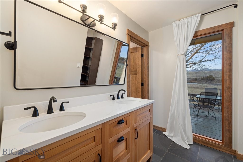 573 E River Rd, Emigrant MT 59027