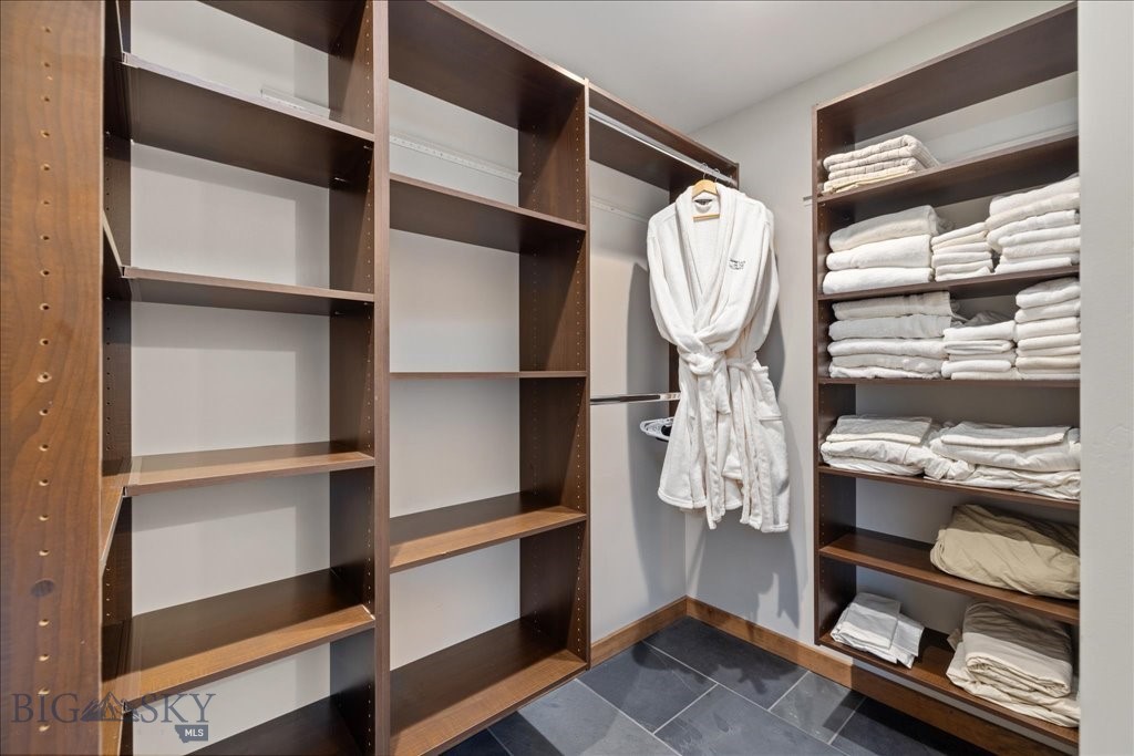 573 E River Rd, Emigrant MT 59027