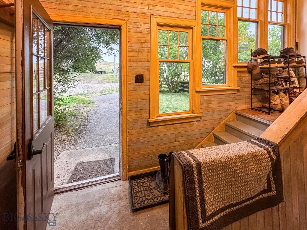 581 Willow Creek Road, Red Lodge MT 59068