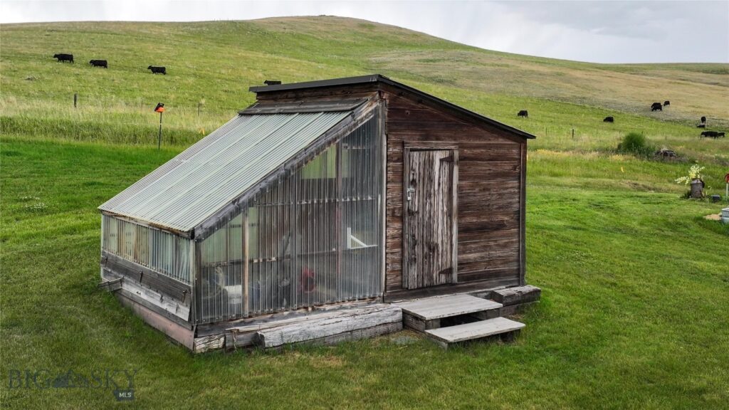 581 Willow Creek Road, Red Lodge MT 59068