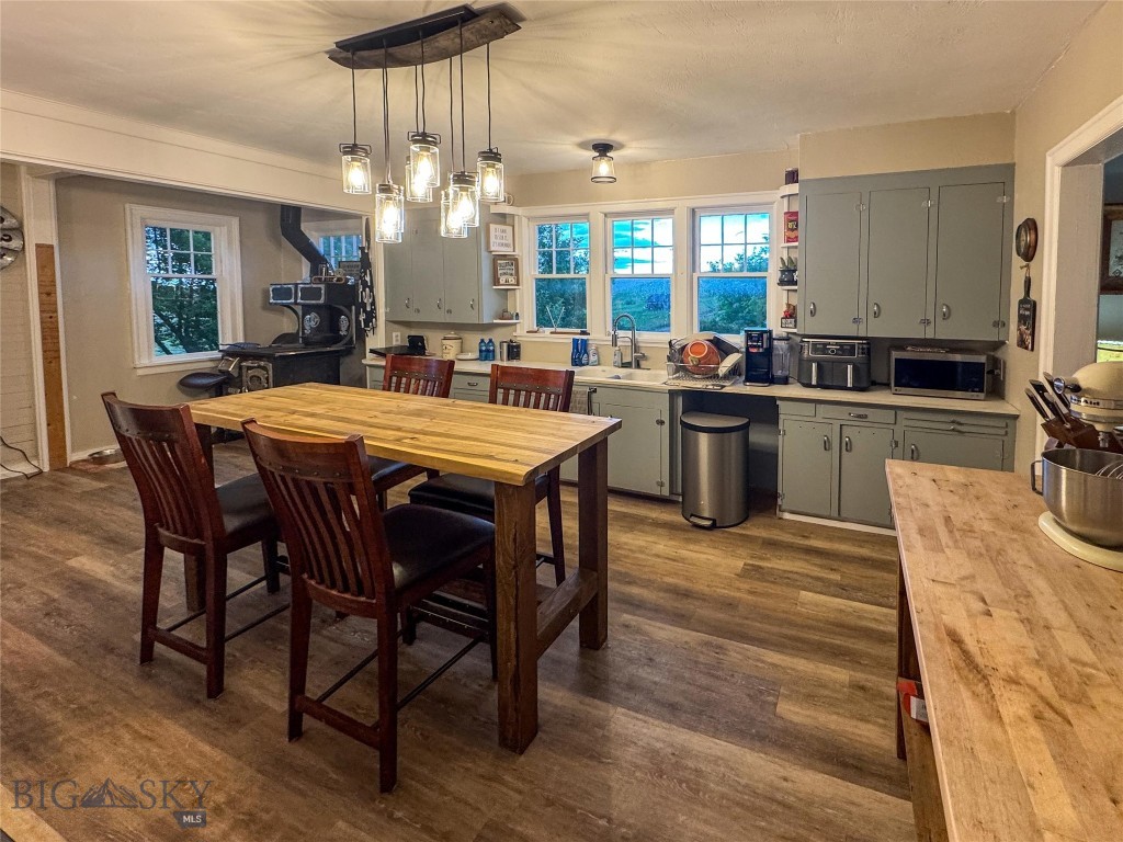 581 Willow Creek Road, Red Lodge MT 59068