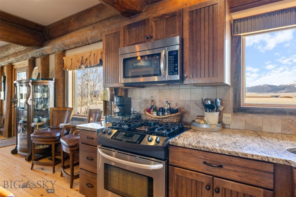 6 Browtine Ln, Ennis MT 59729