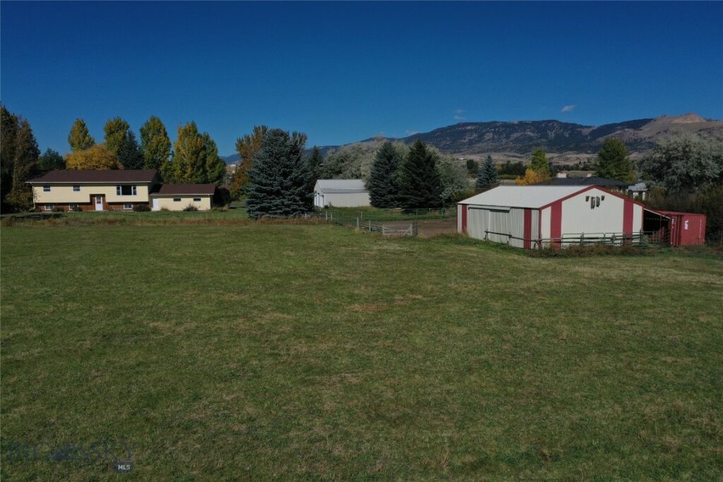 60 First Road, Whitehall MT 59759