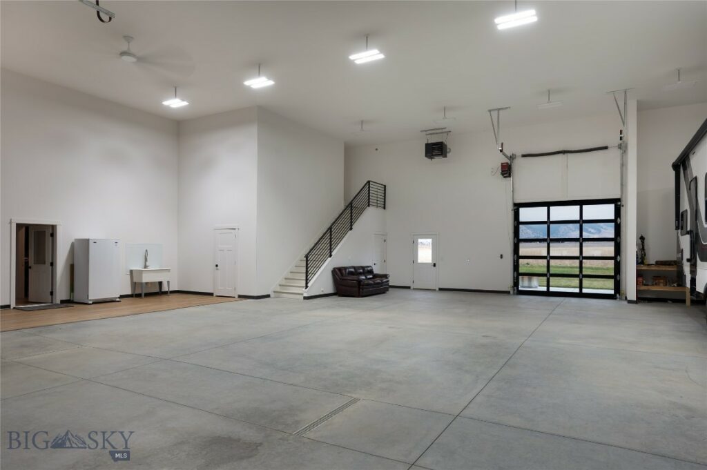 6111 Springhill Road, Belgrade MT 59714