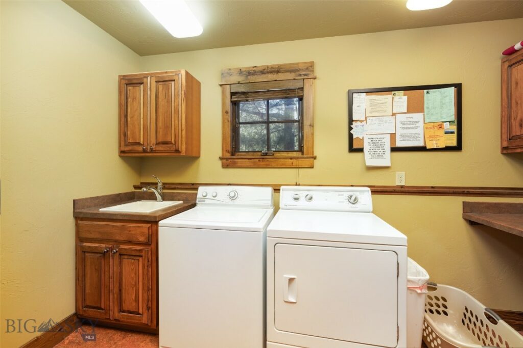 64188 Gallatin Road, Gallatin Gateway MT 59730