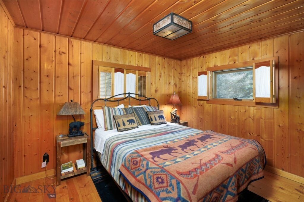 64188 Gallatin Road, Gallatin Gateway MT 59730