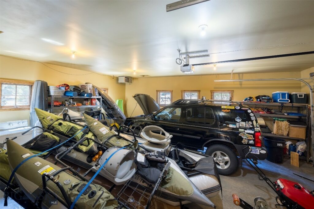 64190 Gallatin Road, Gallatin Gateway MT 59730