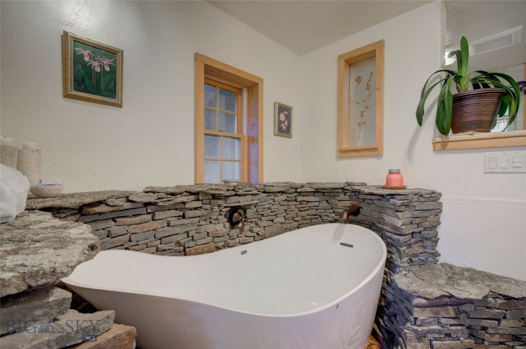 6780 Tepee Ridge Road, Bozeman MT 59715