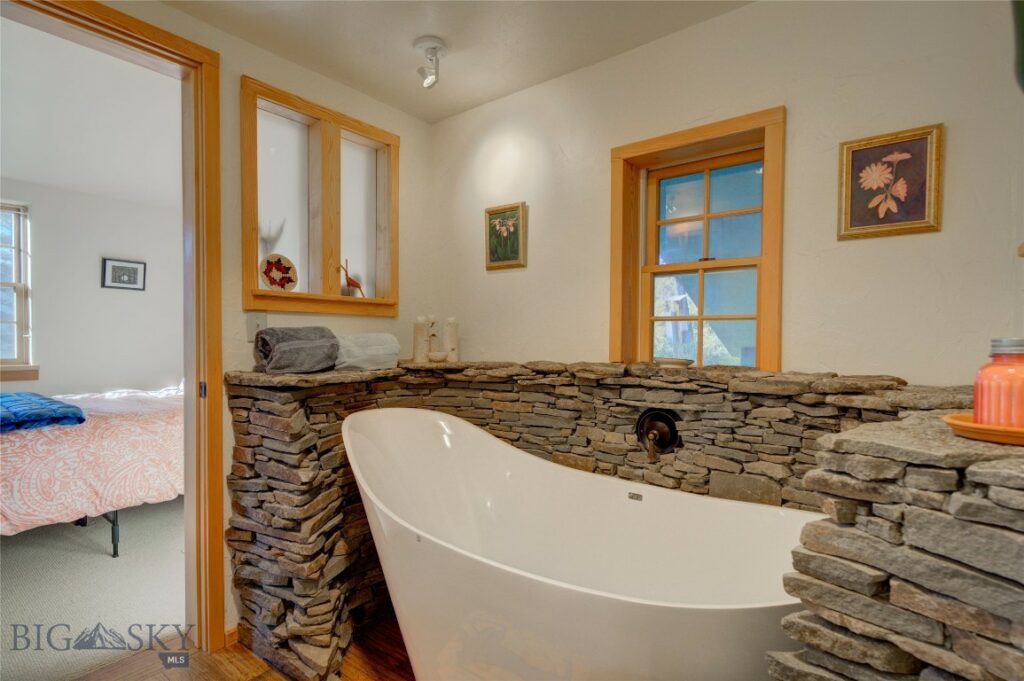 6780 Tepee Ridge Road, Bozeman MT 59715