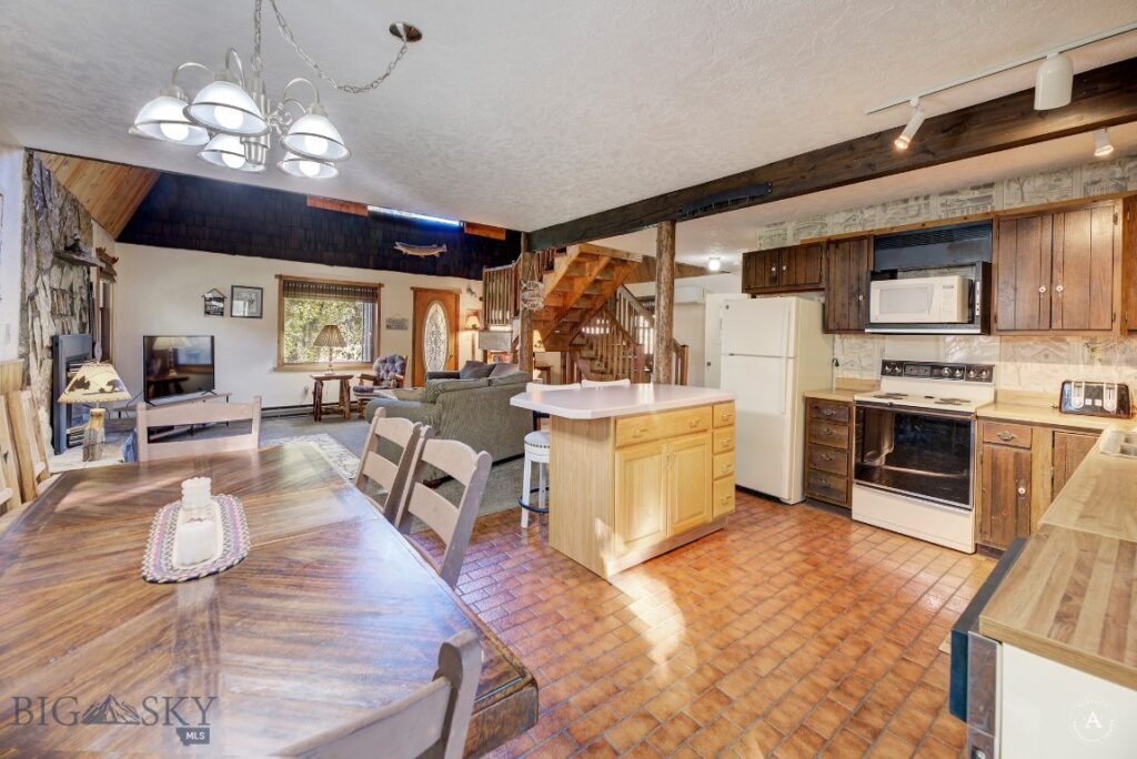 7 Meadow Lane, Cascade MT 59421