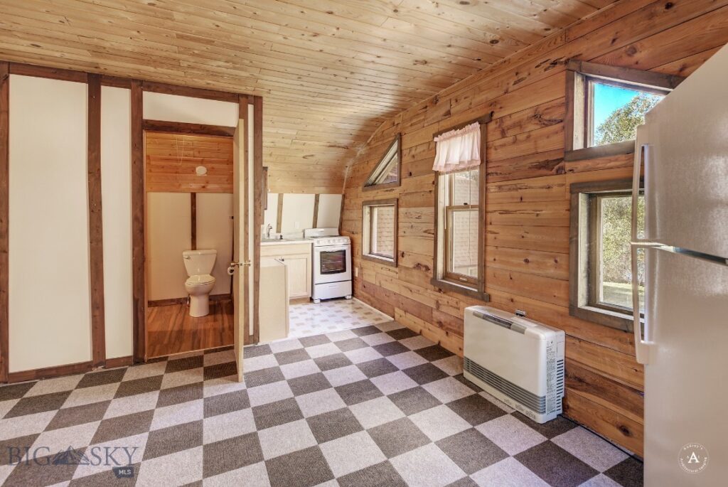 7 Meadow Lane, Cascade MT 59421