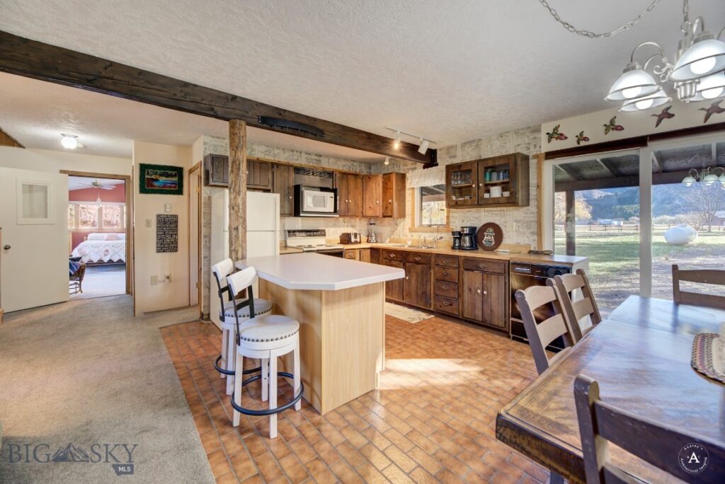 7 Meadow Lane, Cascade MT 59421