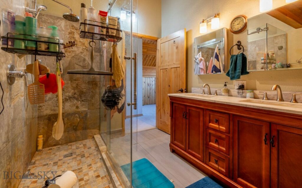 700 W River Street, Fromberg MT 59029