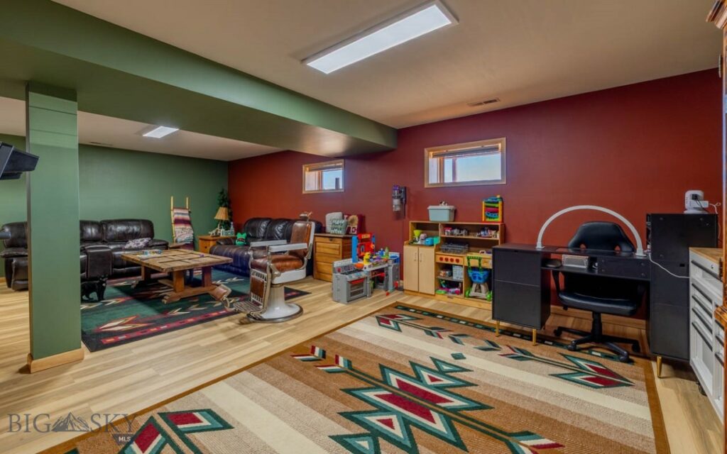 700 W River Street, Fromberg MT 59029