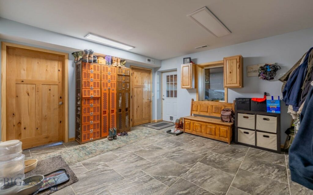 700 W River Street, Fromberg MT 59029