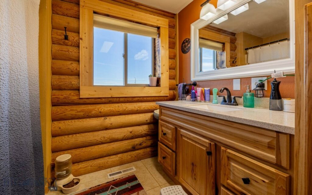 700 W River Street, Fromberg MT 59029