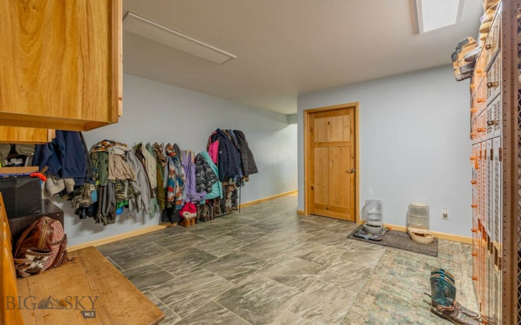 700 W River Street, Fromberg MT 59029