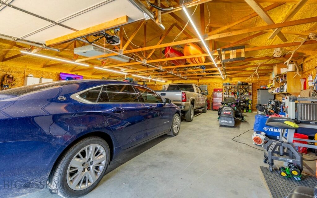 700 W River Street, Fromberg MT 59029