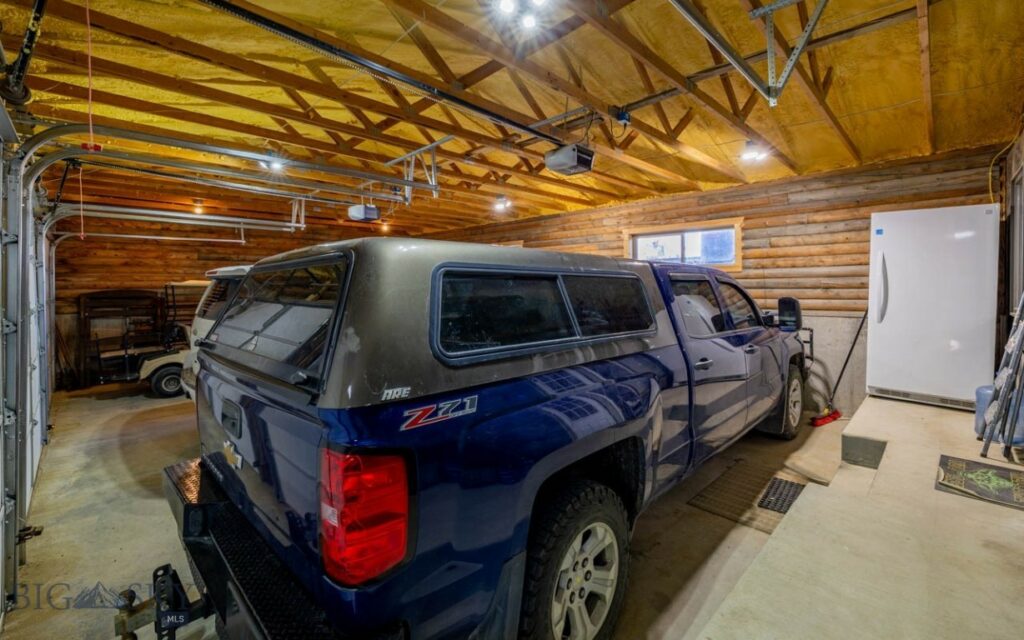 700 W River Street, Fromberg MT 59029