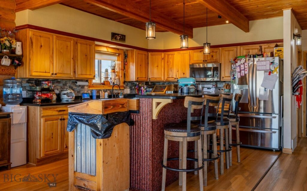 700 W River Street, Fromberg MT 59029