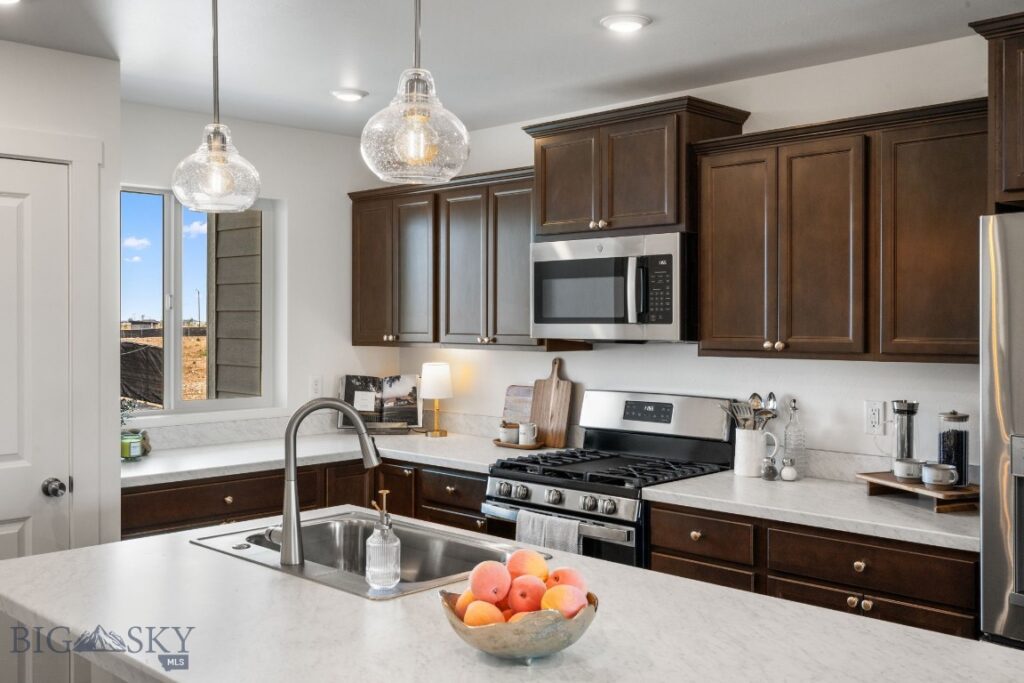 703 Spaniel Lane, Belgrade MT 59714