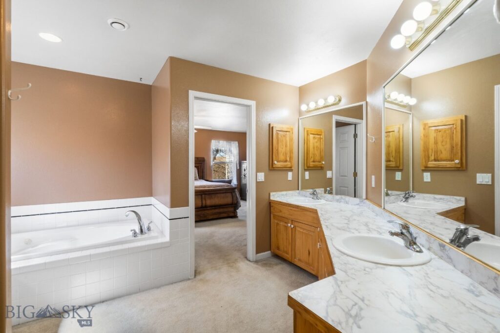 7055 Skylark Drive, Manhattan MT 59741