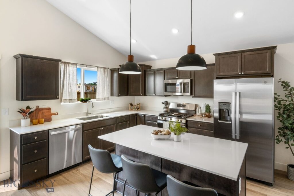 707 Spaniel Lane, Belgrade MT 59714