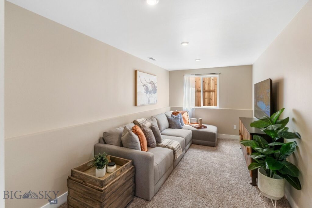 707 Spaniel Lane, Belgrade MT 59714