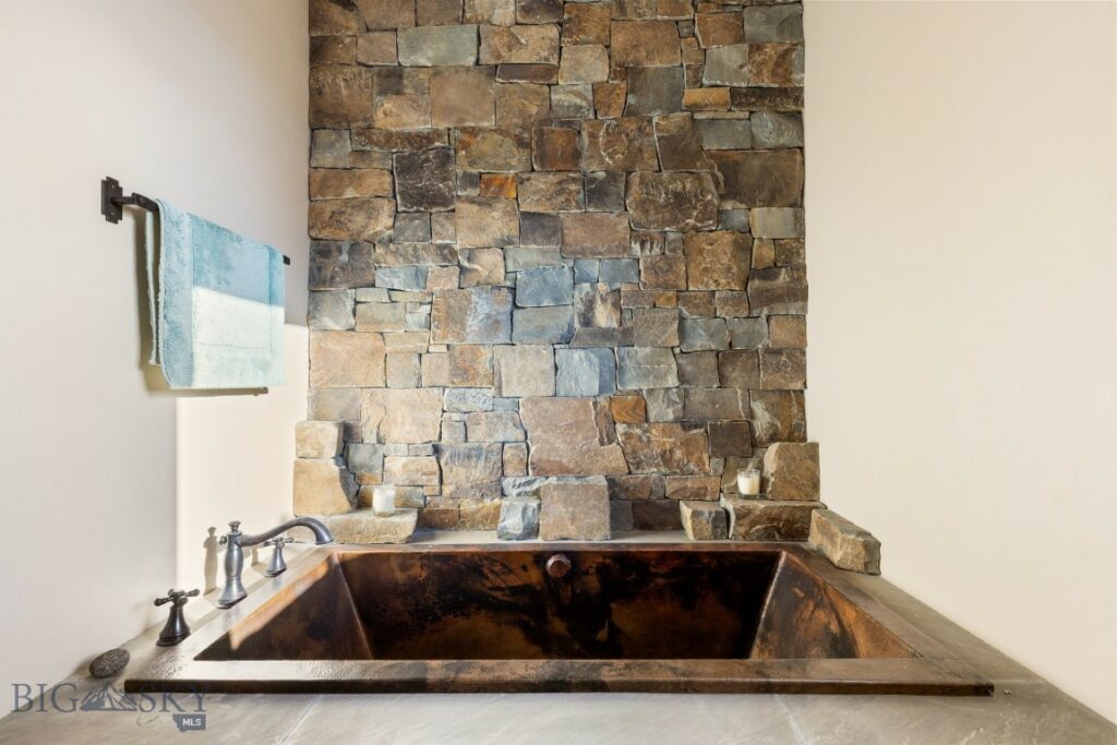 715 Bates Road, Manhattan MT 59741