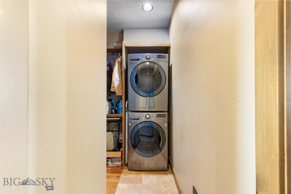 715 Bates Road, Manhattan MT 59741