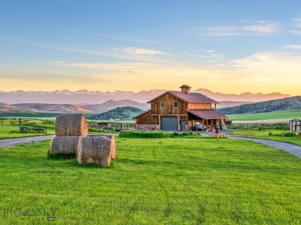 715 Bates Road, Manhattan MT 59741