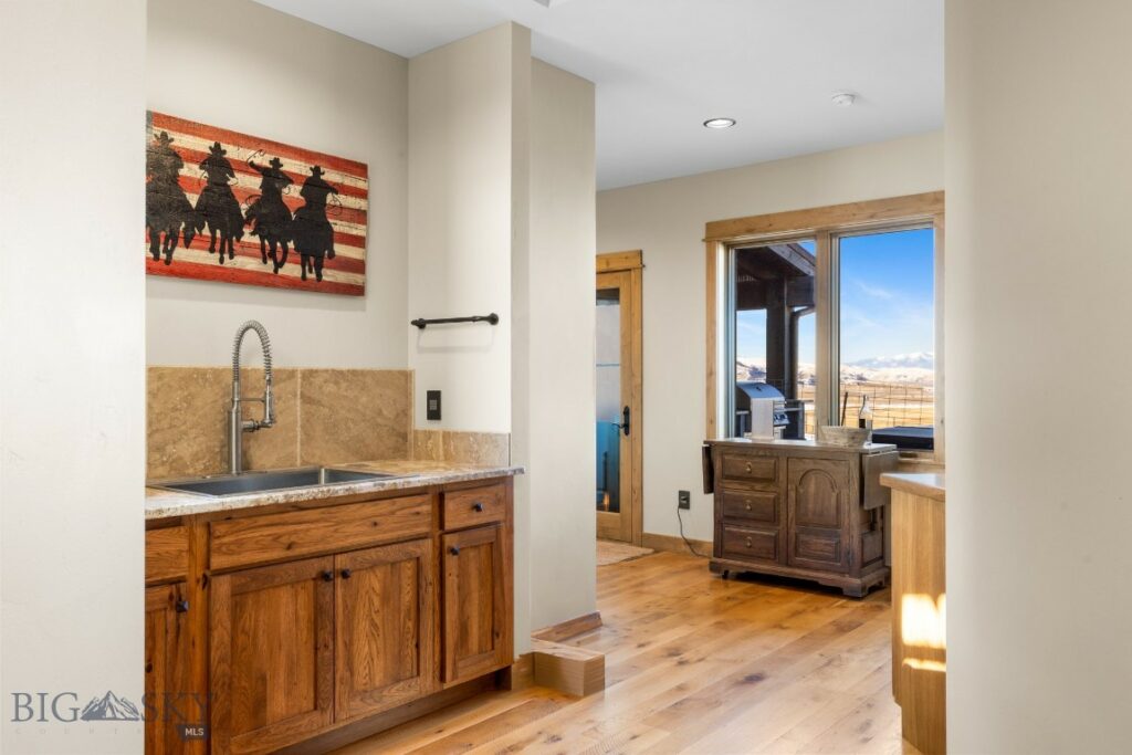 715 Bates Road, Manhattan MT 59741