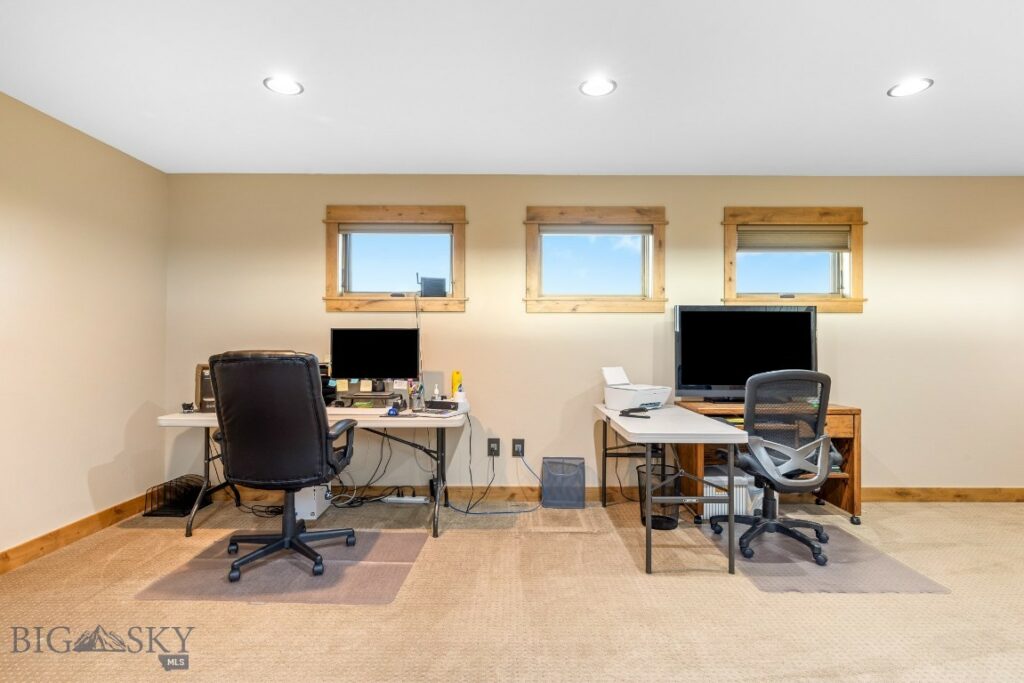 715 Bates Road, Manhattan MT 59741