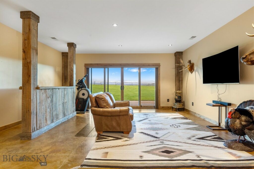 715 Bates Road, Manhattan MT 59741