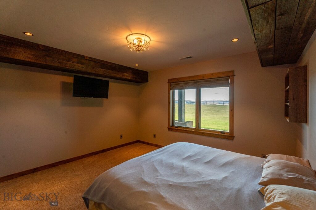 715 Bates Road, Manhattan MT 59741